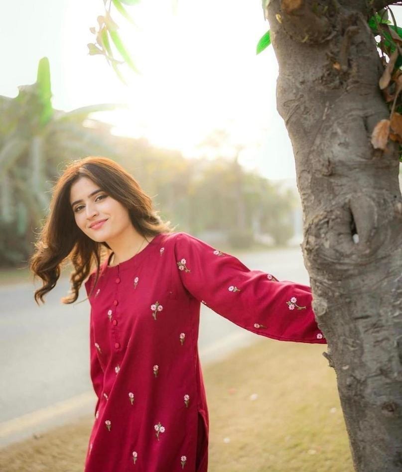 Women's Petal Embroidered Linen Suit 2pcs