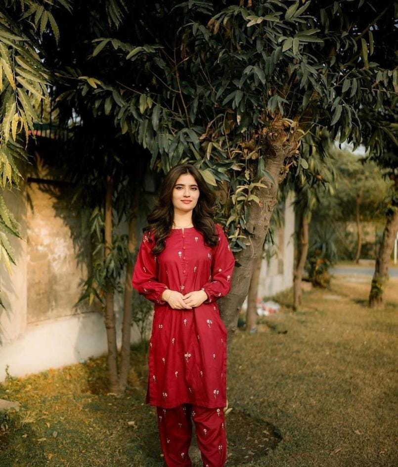 Women's Petal Embroidered Linen Suit 2pcs