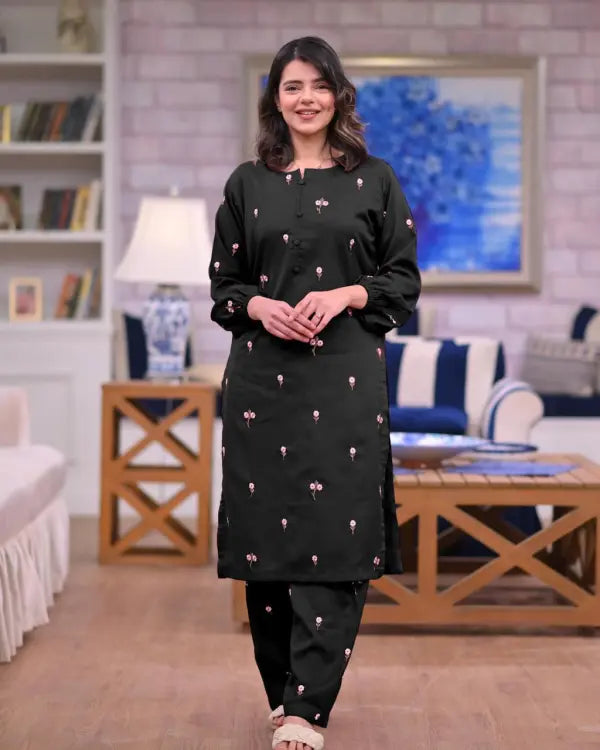 Women's Petal Embroidered Linen Suit 2pcs